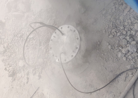 利馬克雷達(dá)物位計在水泥倉中的應(yīng)用案例(圖1)