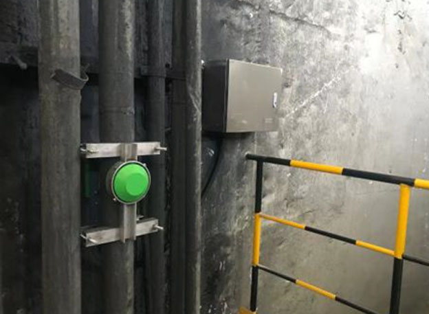 Na-22放射性儀表礦山充填管道密度測量現(xiàn)場(圖1)